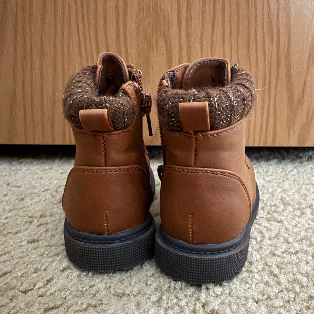 🚨Wonder Nation Kids Brown Faux-Leather Lace-Up Boots | Size 5 | Winter Staple - Picture 3 of 4